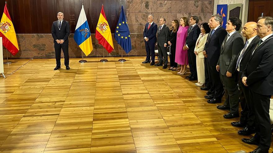 El Collar de la Orden Islas Canarias ya está en el cuello de todos los presidentes