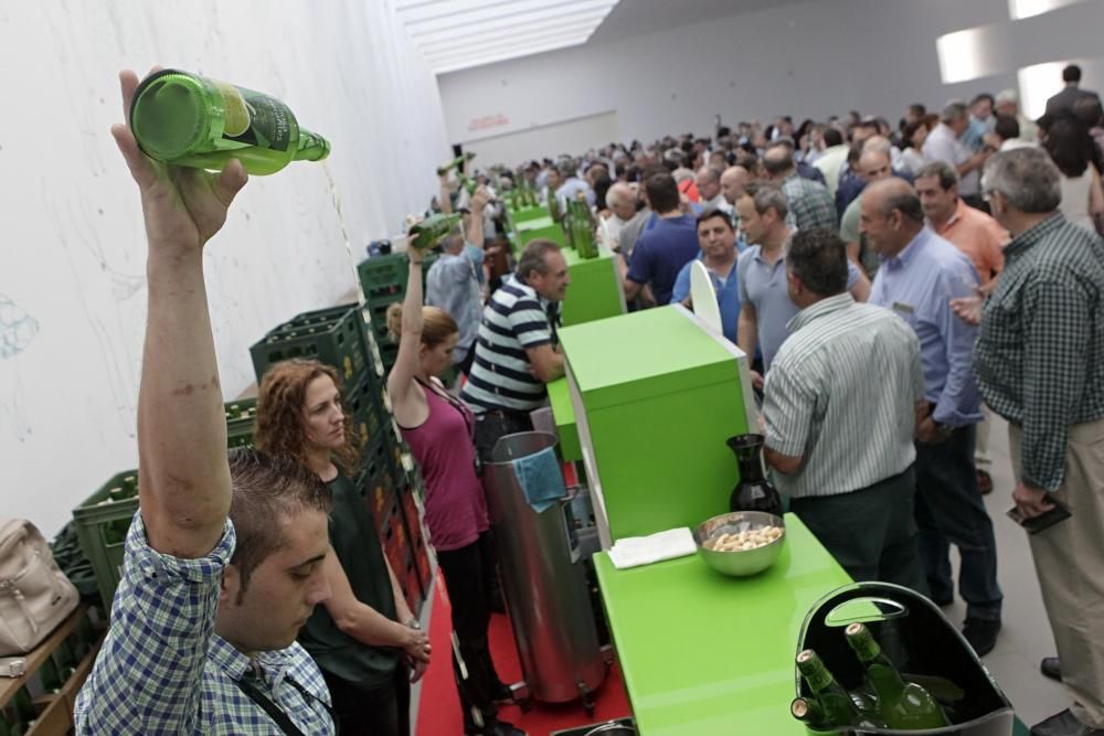 Salón de la sidra en Gijón