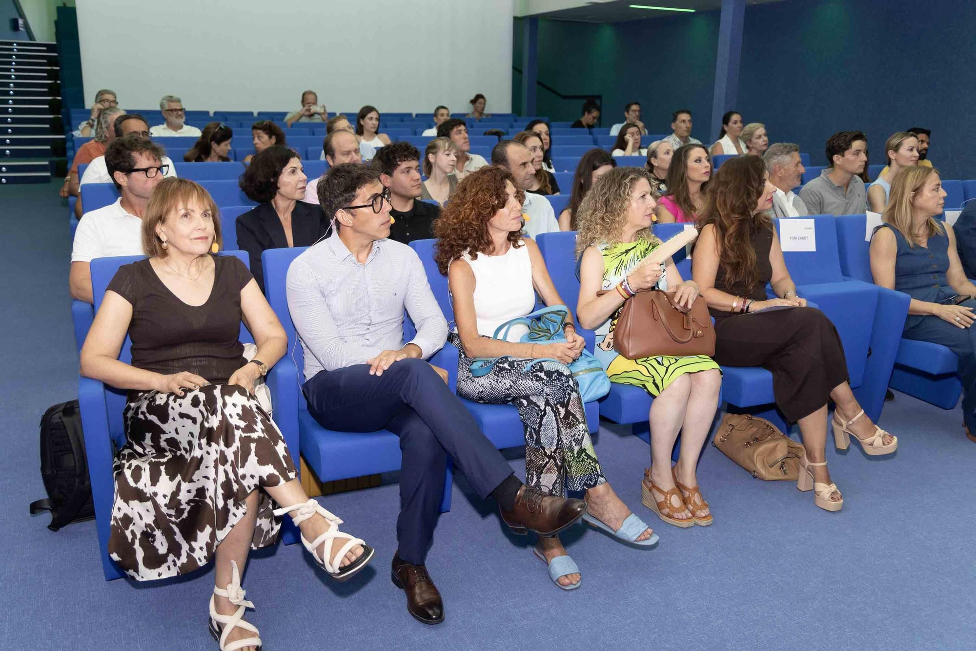 Jornada "Comunicación y Turismo": Reinventando los destinos a través de las emociones, organizado por DIRCOM