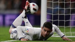 james-suelo-durante-encuentro-del-pasado-sabado-bernabeu-ante-sporting-1480607080648