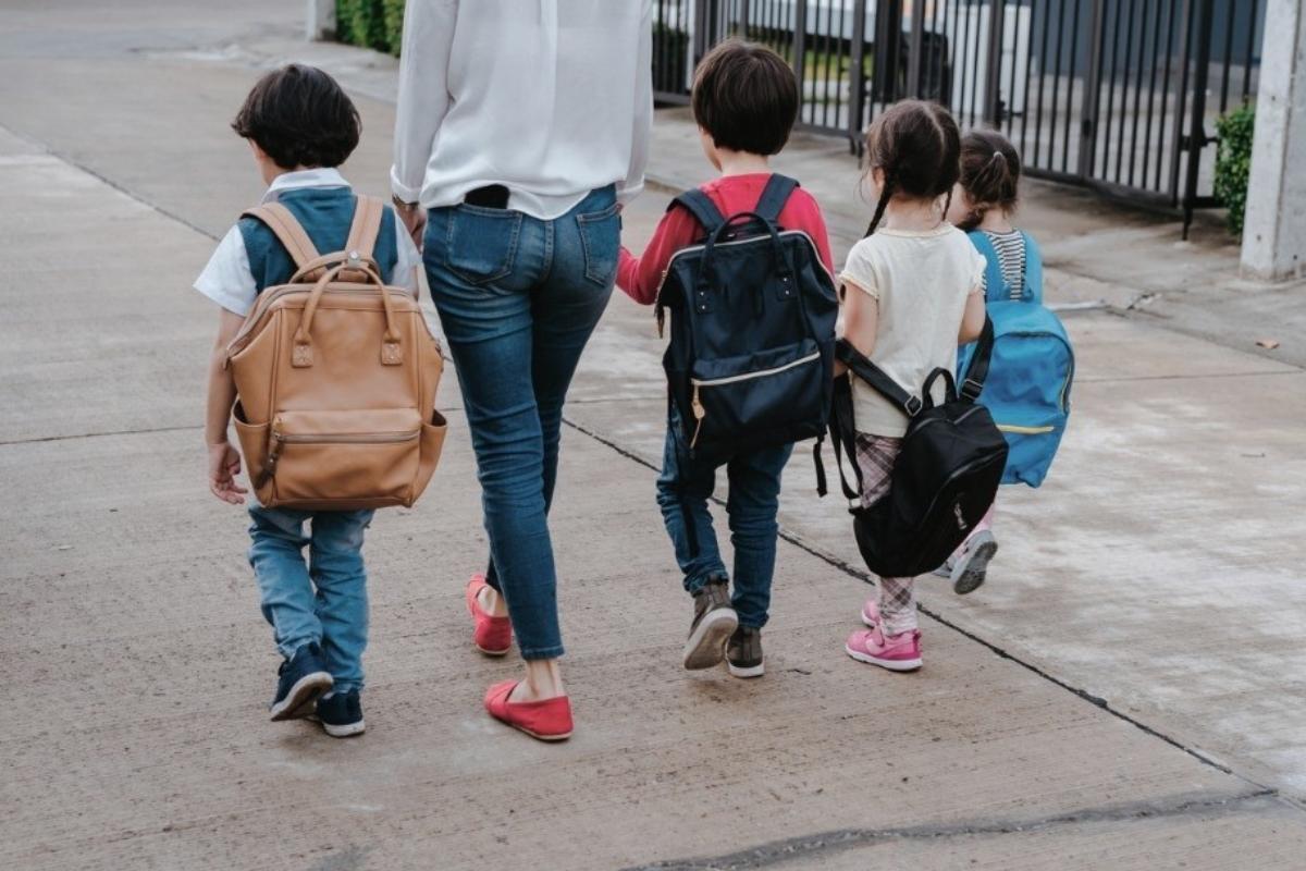 El Gobierno plantea una ayuda a las familias murcianas de 200 euros por hijo.