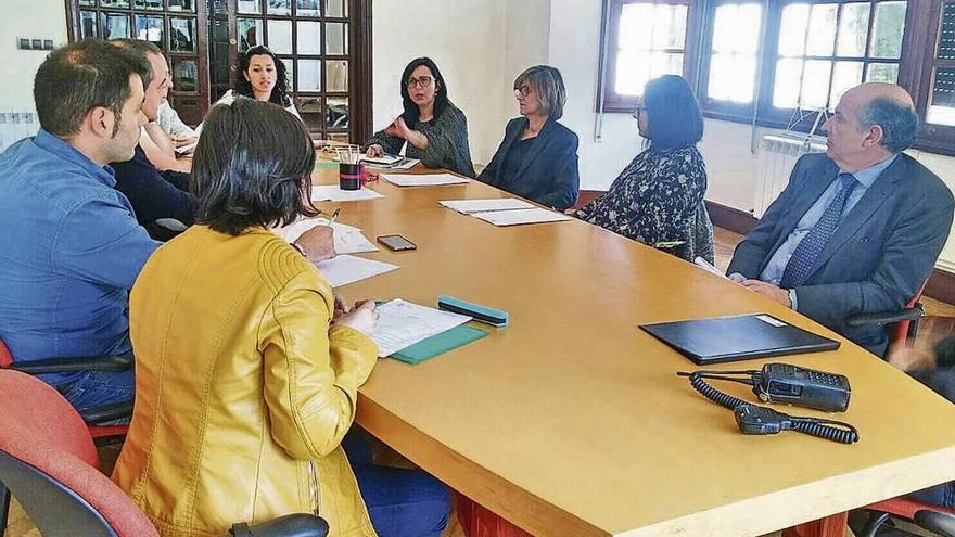 Reunión de la Mesa Local contra la Violencia de Género, celebrada ayer. // S.A.