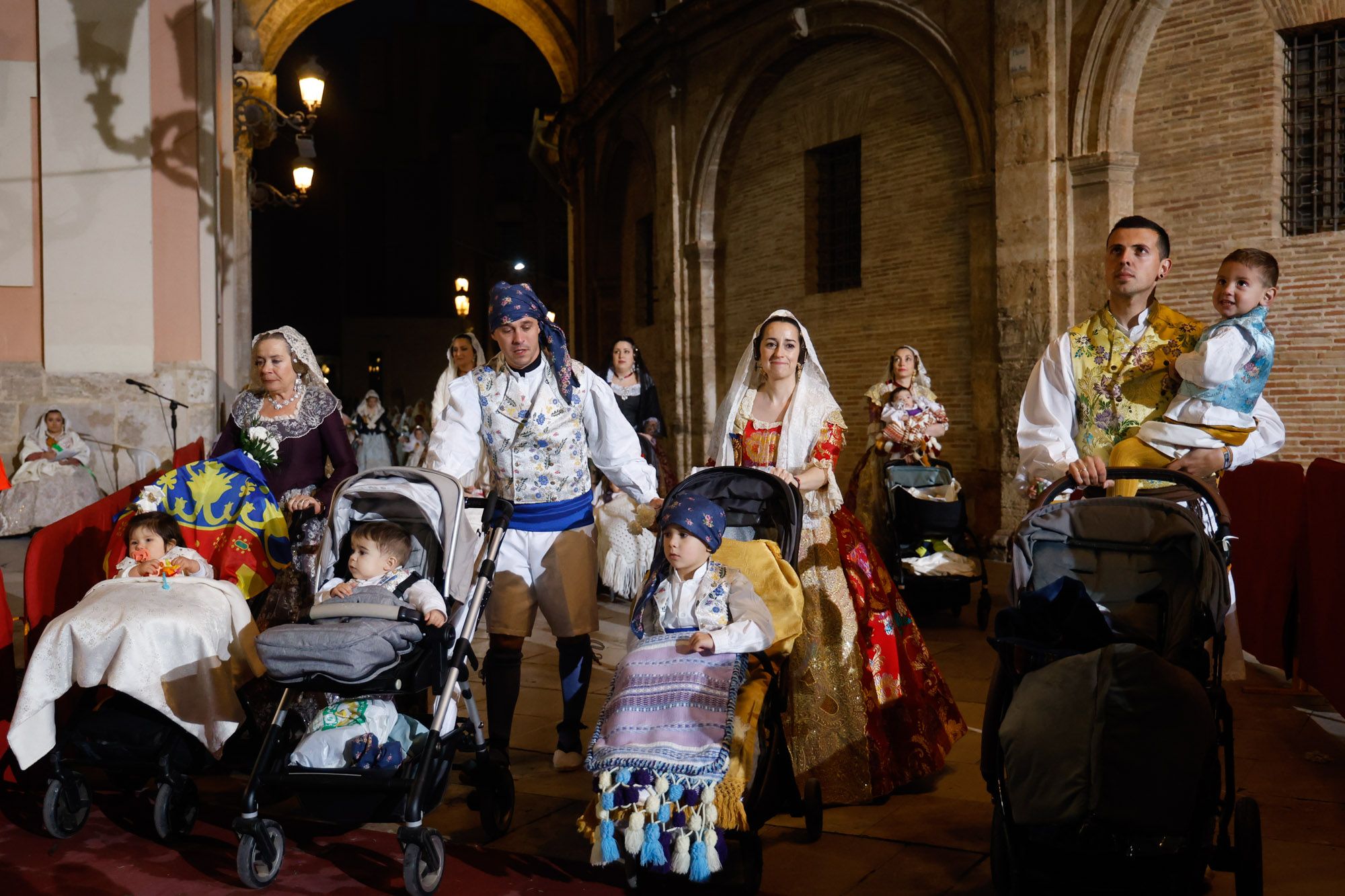 Todas las fotos de la Ofrenda del 17 de marzo por la calle de la Paz de 19:00 a 20:00 horas