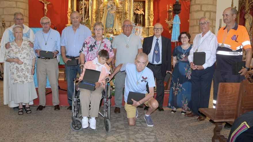 Homenaje a la histórica junta directiva de la Virgen de la Salud en Alcañices