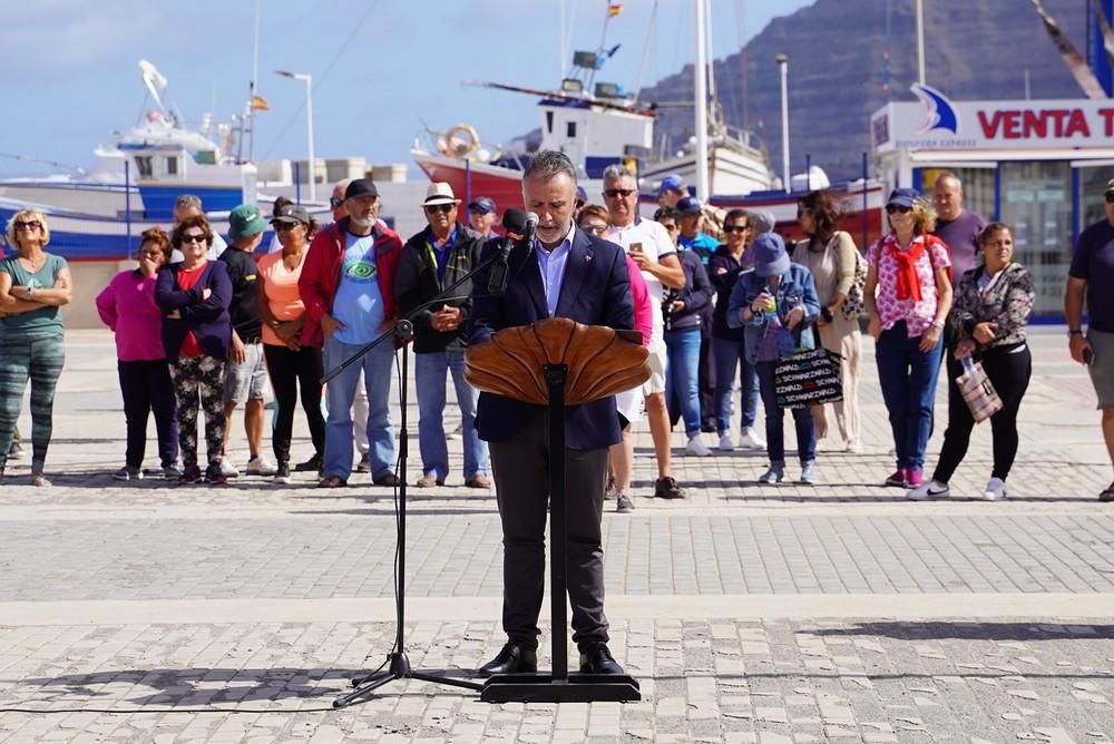 El buque escuela 'Juan Sebastián Elcano' visita por primera vez La Graciosa