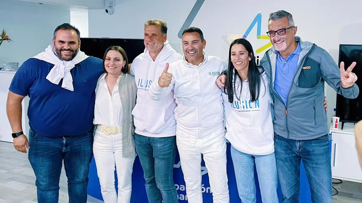 Oswaldo Betancort (CC) celebra su victoria en el Cabildo de Lanzarote