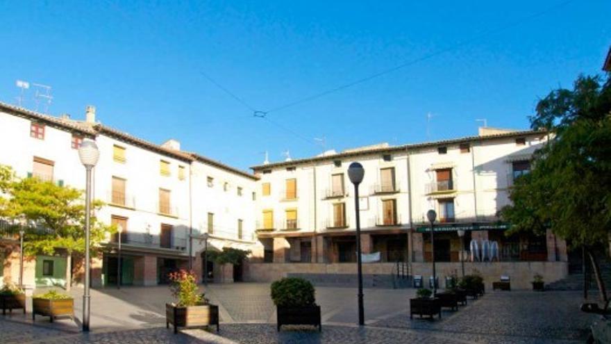 Zona de la plaza España del edificio que sufrió el desprendimiento.