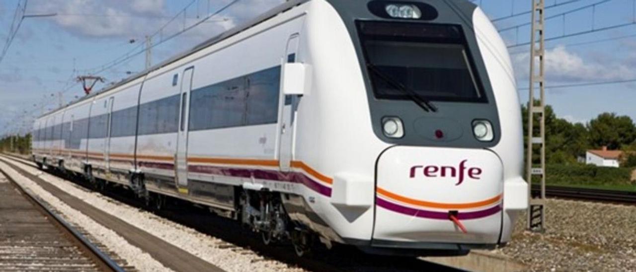 Tren de la serie 499 de Renfe que unía Vigo y Ponferrada hasta la llegada de la pandemia.