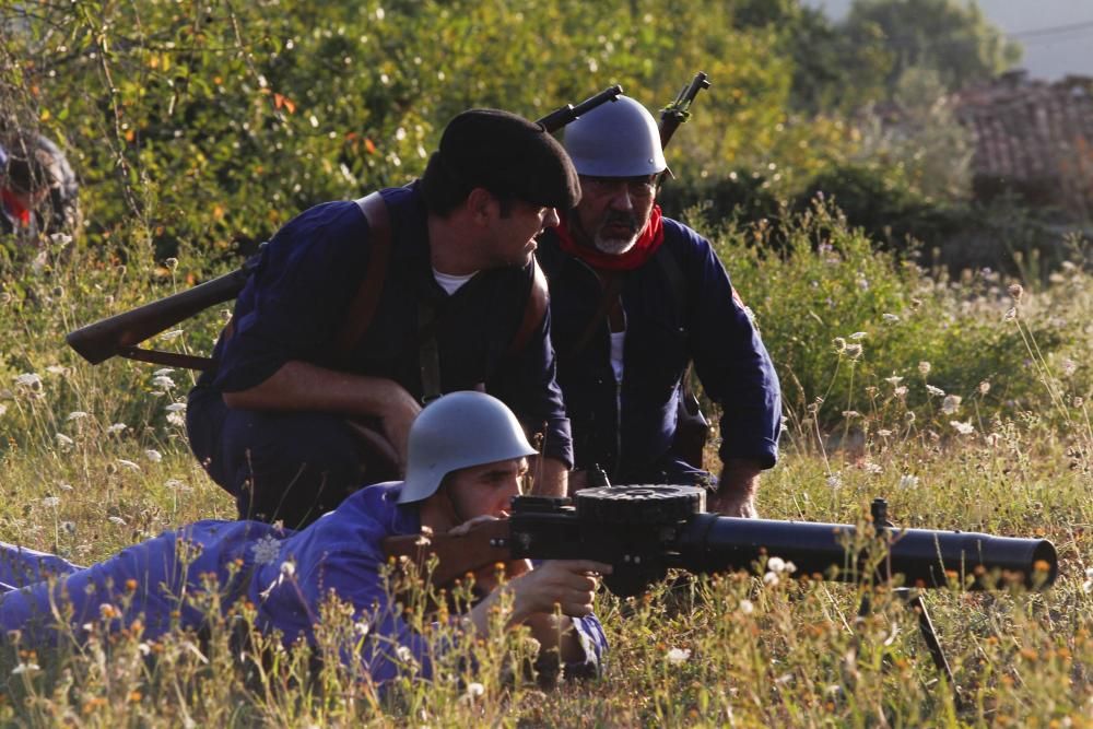 Recreación de la Guerra Civil en Grullos