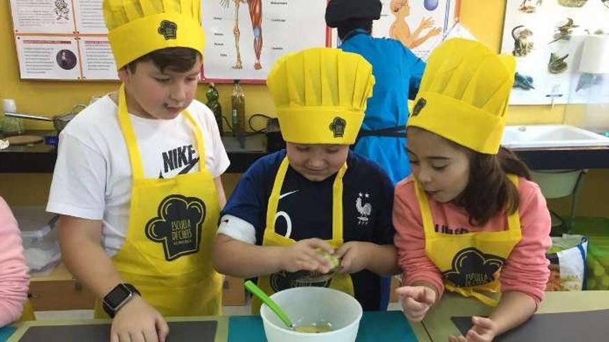 &quot;Escuela de Chefs&quot; en el colegio de Fozaneldi