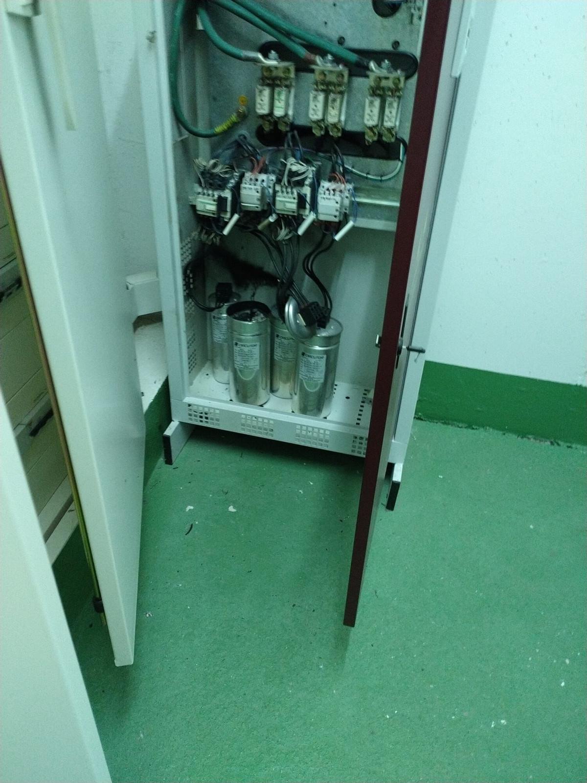 Cuadro eléctrico que ardió en la residencia Ballesol de Oleiros.