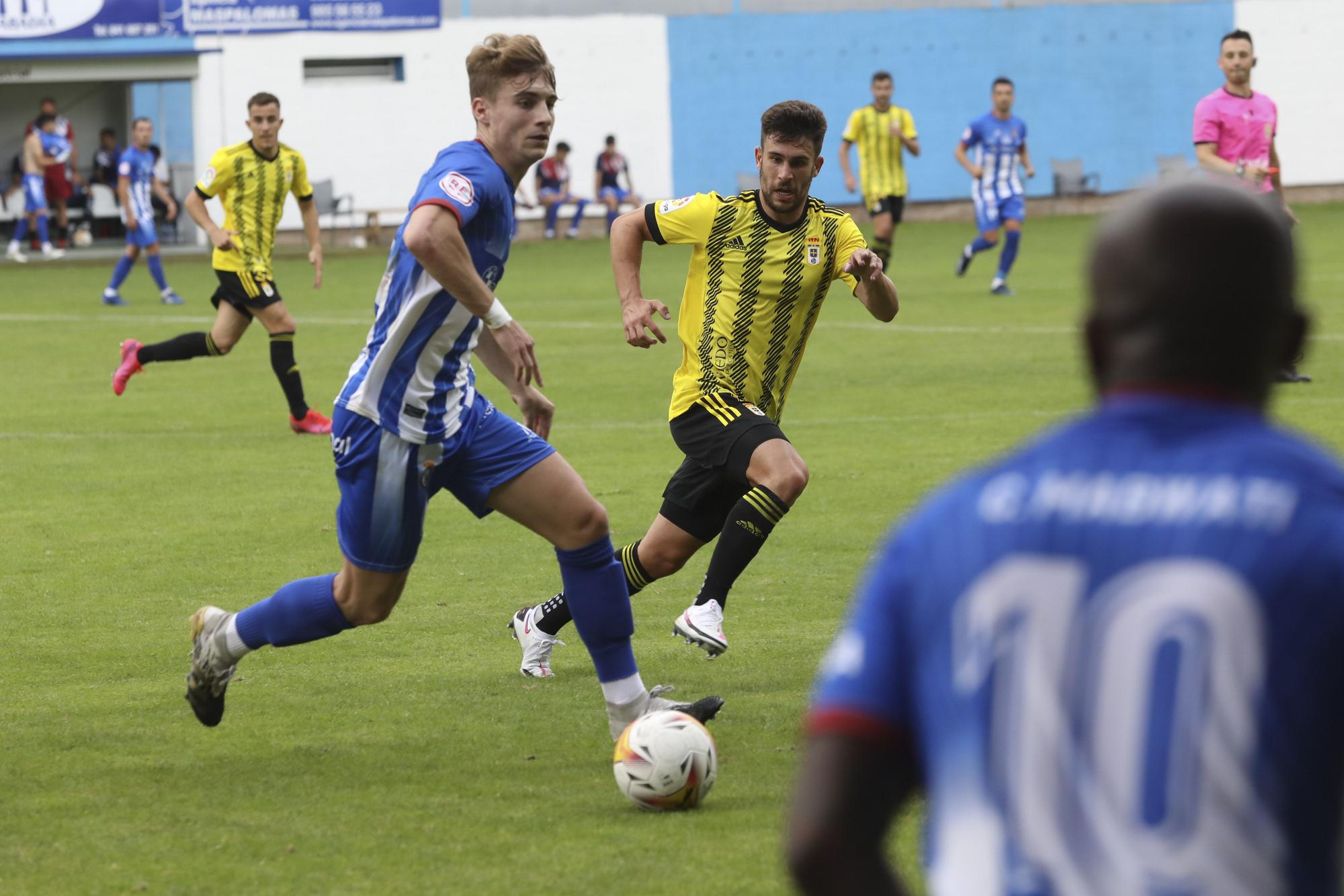 Las imágenes del partido del Oviedo contra el Avilés