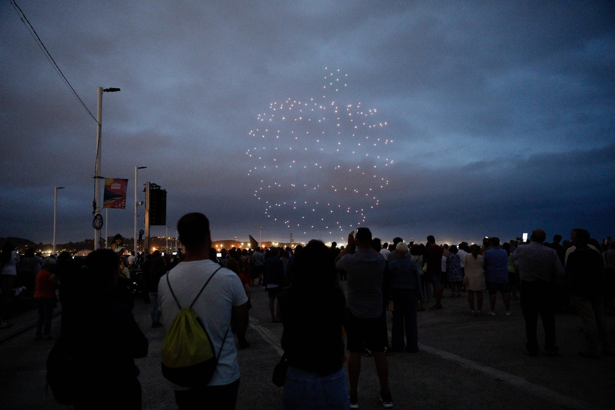 Así ha sido la primera cita de la noche de los drones en Gijón