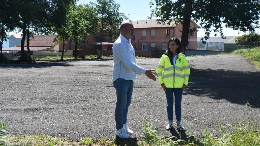 Mos crea un aparcamiento temporal para calmar el tráfico