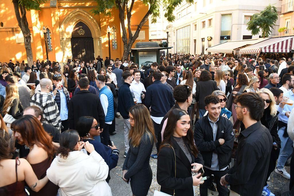 Murcia se echa a las calles durante el tardeo de Nochebuena