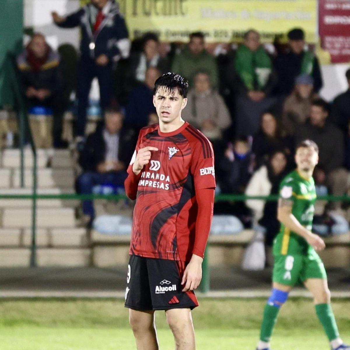 Gonzalo Petit, en el partido entre el Atlético Astorga y el CD Mirandés de Copa del Rey