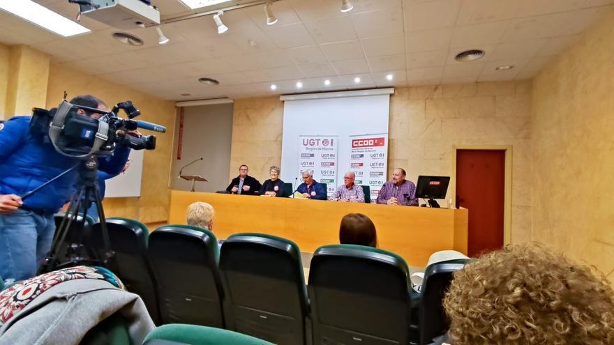 Unos 2.000 murcianos están a la espera de poder entrar en una residencia en la Región de Murcia