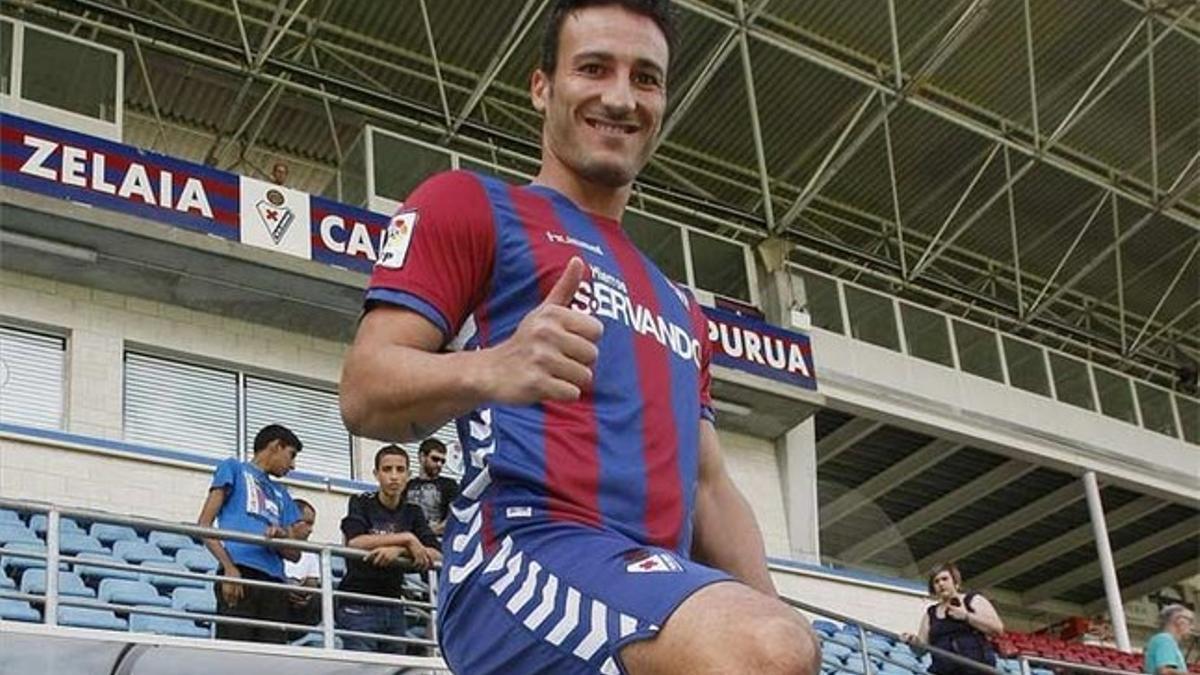 Piovaccari durante su presentación como nuevo jugador del Eibar