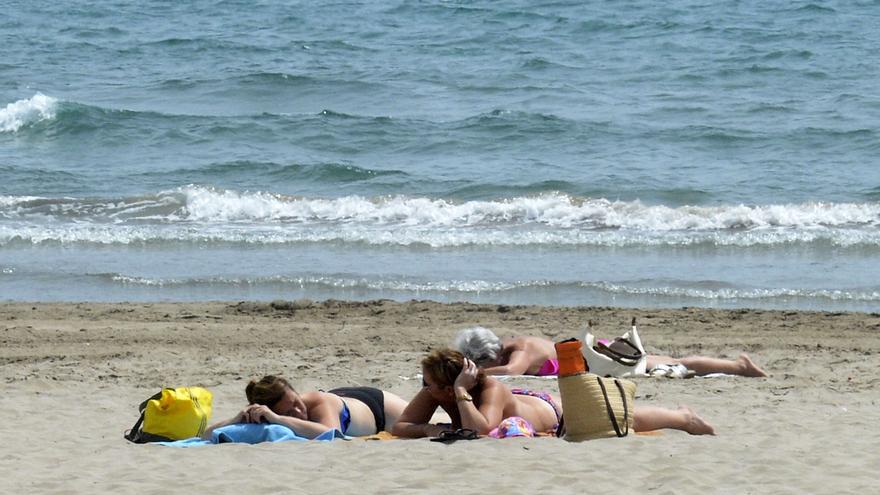 Calor y noches tropicales para dar la bienvenida al verano en Castellón