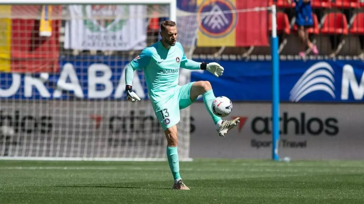 El Andorra pierde a Pau López por lesión