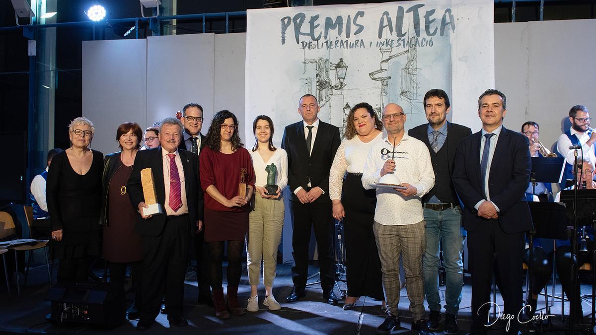 Ganadores y patrocinadores de los Premis Altea de Literatura i Investigacio 2024.