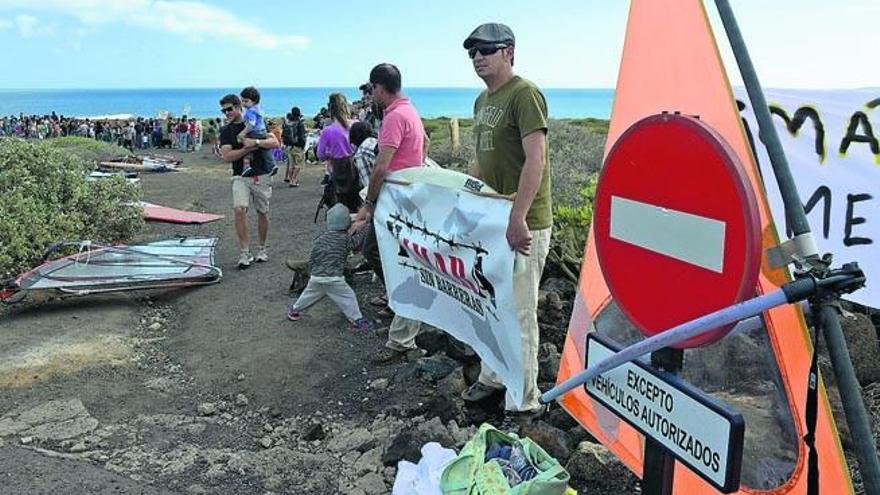 Costas endurece el acceso al litoral de la Isla en medio de una ola de protestas