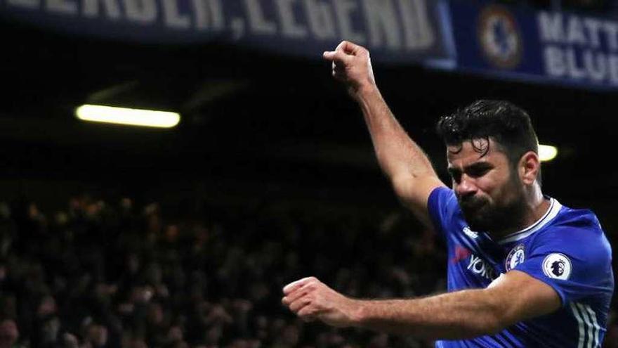 Diego Costa celebra su gol ante el Stoke City.