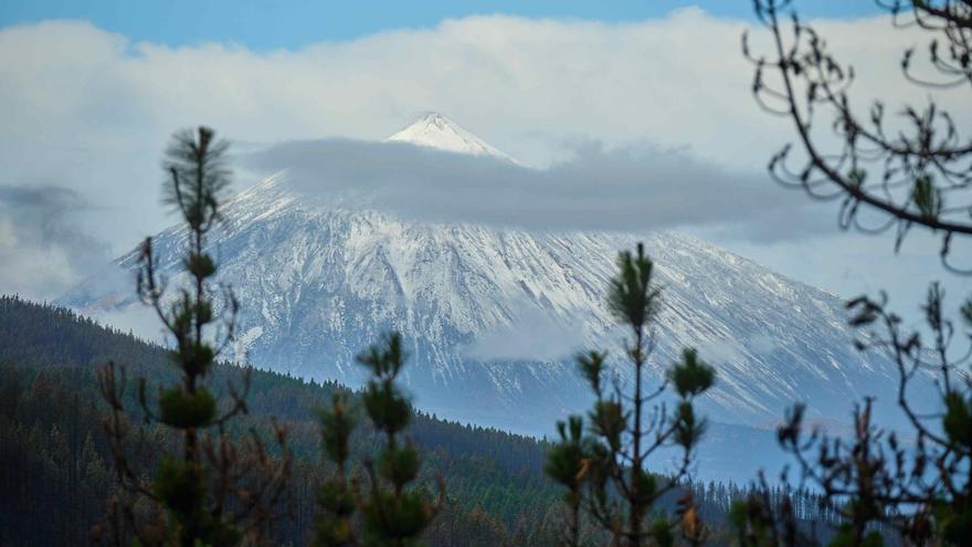 El Cabildo reabre los accesos al Teide por La Esperanza y La Orotava