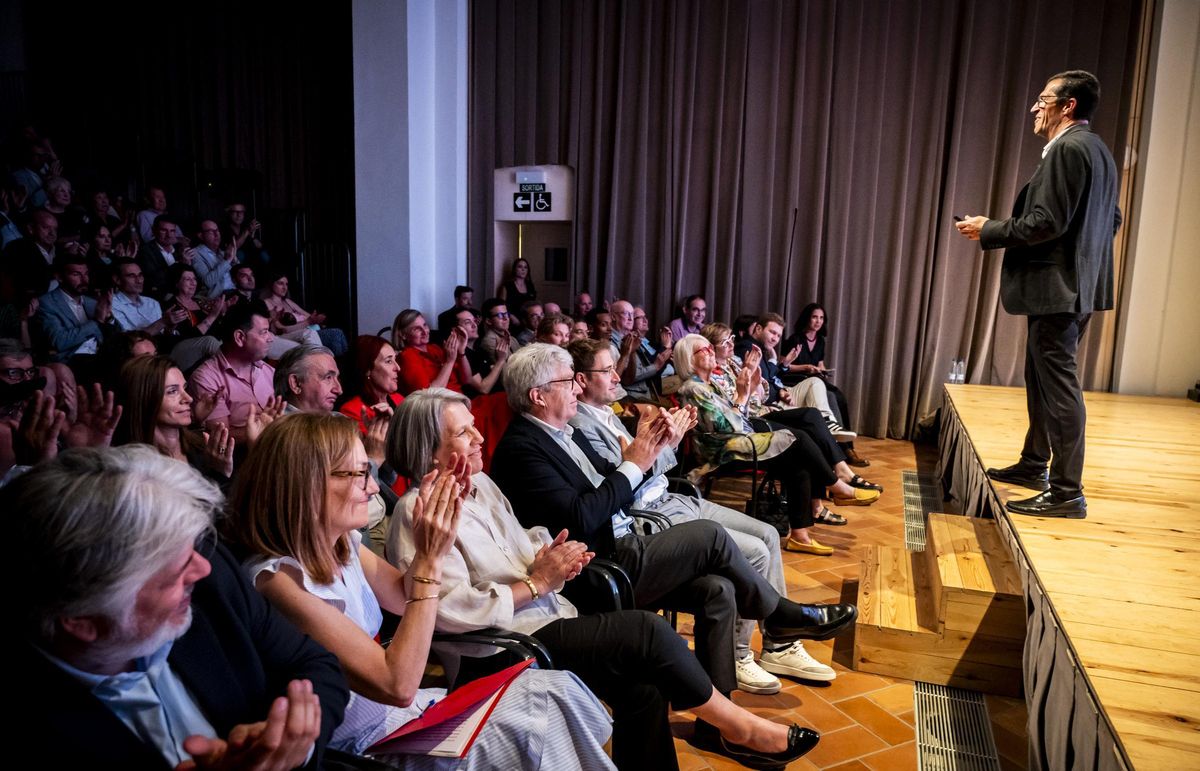 La ponència del professor Carlos Torrecilla als Caputxins