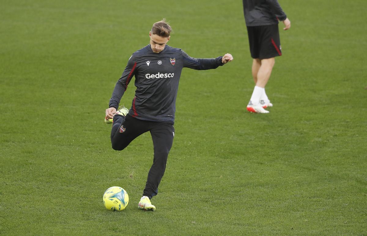 Sesión del Levante en el Ciutat antes de enfrentarse al Valencia