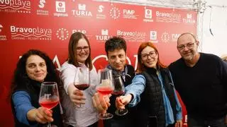 La cultura, la política las fuerzas de seguridad y armadas llenan el balcón fallero de Levante-EMV