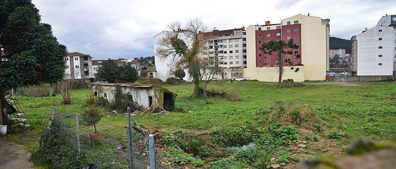 Parcela conocida como &quot;solar del Teucro&quot; donde existe un proyecto de urbanización.