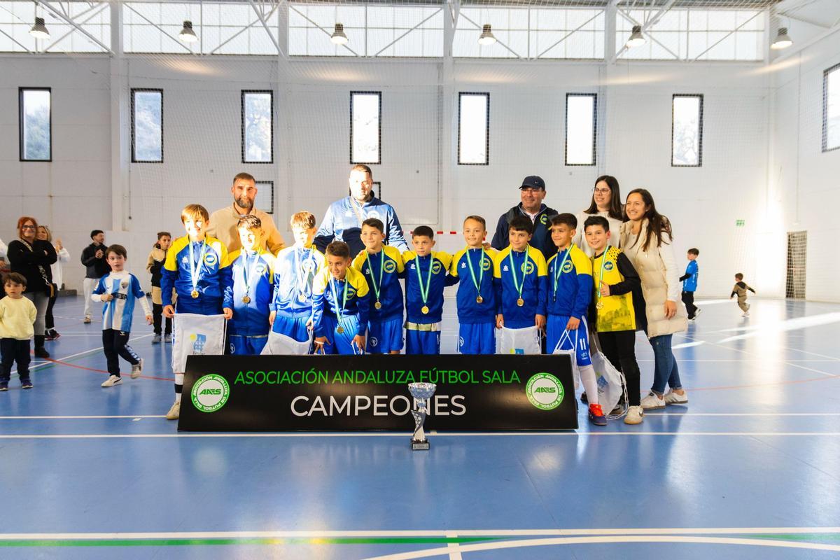 Málaga vence en los Campeonatos de Andalucía de fútbol sala base.