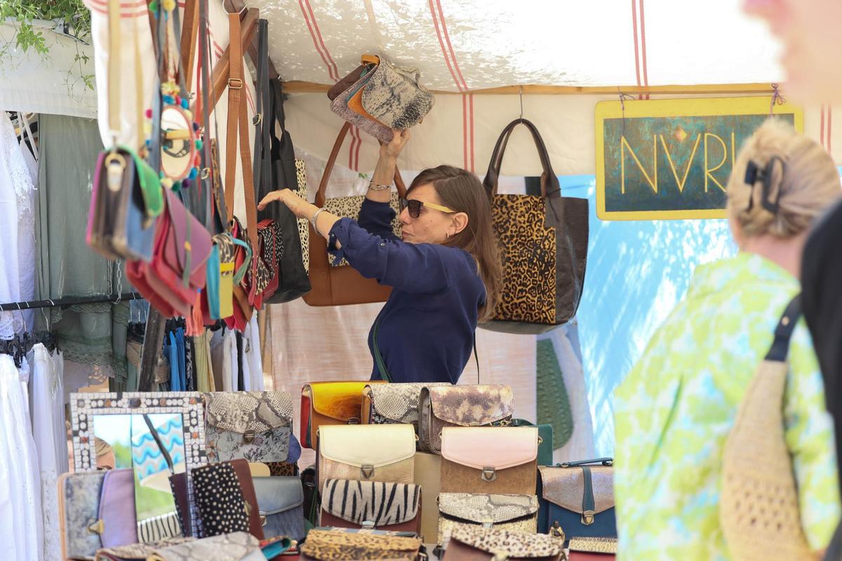 La apertura del Hippy Market de es Canar, en imágenes