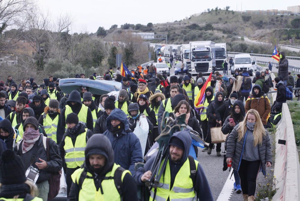 Talls de carreteres a l''AP7 i N-II