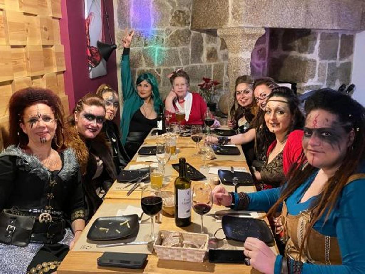 Xoves de Comadres en el Entroido Meco