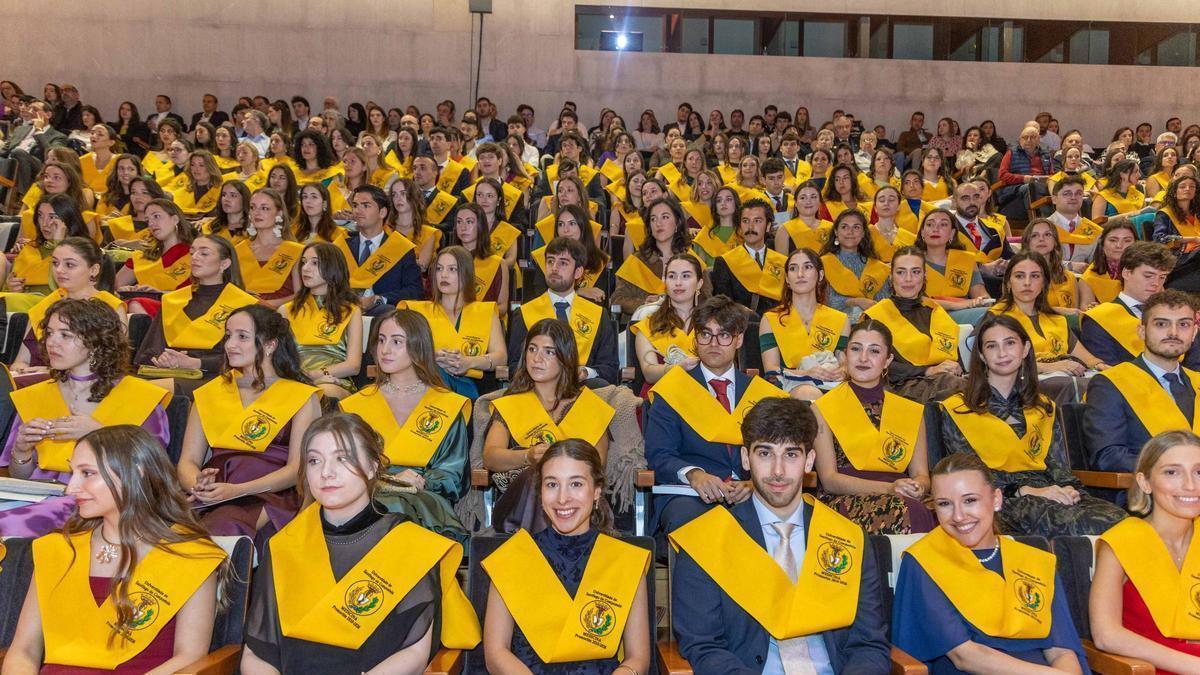 Acto de graduación de alumnos de Medicina de la USC, el pasado mes de abril.