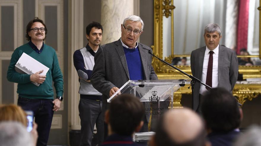 El convenio de la EMT sube los salarios 30 euros y «quiebra» la unidad sindical