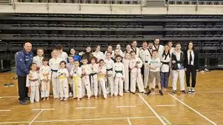 El taekwondo mierense se exhibe en el campeonato de Asturias, con triunfos en varias categorías
