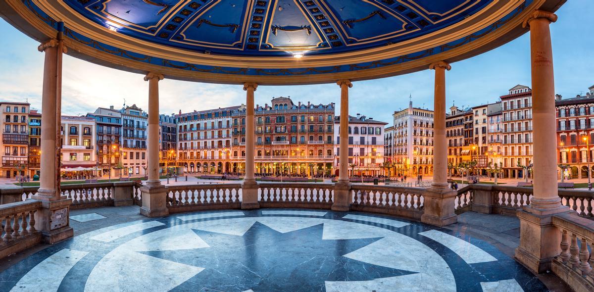 La Plaza del Castillo desde su templete centrál