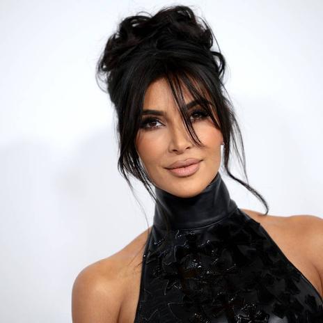 Kim Kardashian confirma o desmiente los rumores más famosos sobre ella: de sus seis dedos del pie a su peculiar manía con el café