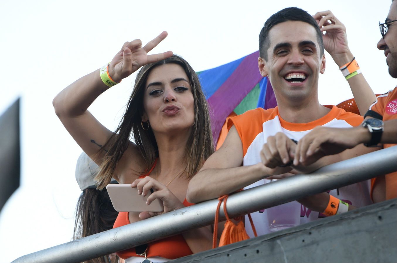 Dulceida y Javier Ambrosi en el desfile World Pride Madrid