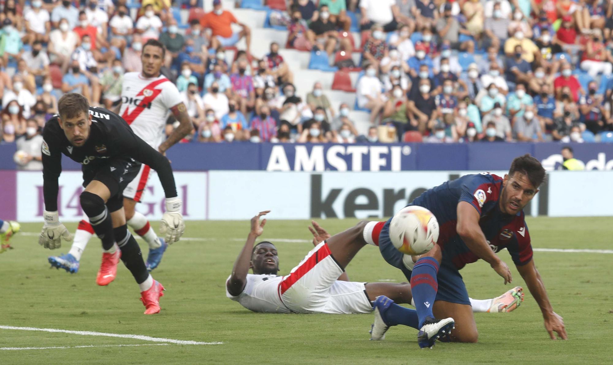 Levante UD - Rayo Vallecano en imágenes