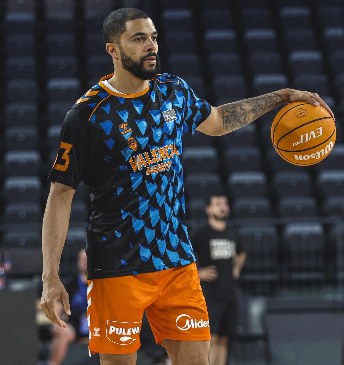 Darius Thompson, en el calentamiento previo al segundo partido ante el Joventut.