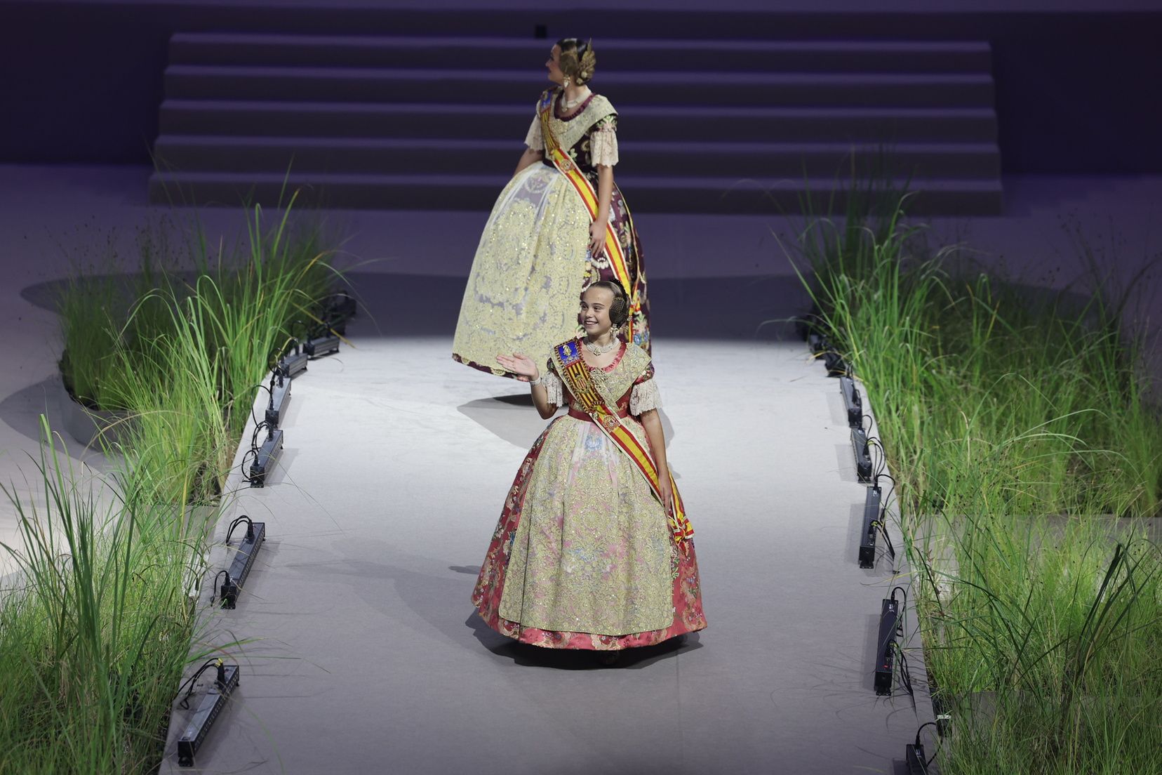 Berta Peiró y Lucía García dicen adiós a su año como falleras mayores de València 2025