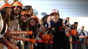 El campeón del mundo de GP Marc Marquez esta mañana en Madrid tras conseguir su octavo titulo en motociclismo