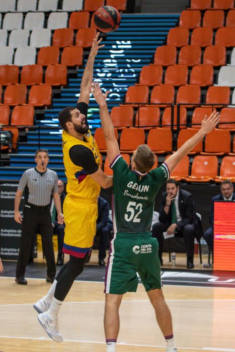 Partido entre el Unicaja y el FC Barcelona en la fase final de la Liga ACB.