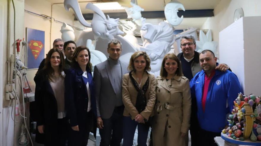 Cantó, junto a otros candidatos de Cs, en el taller del constructor Sergio Gómez, hoy