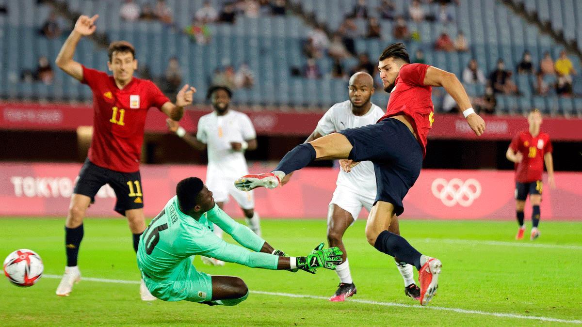 Rafa Mir marcó un hat-trick ante Costa de Marfil en los Juegos Olímpicos de Tokio