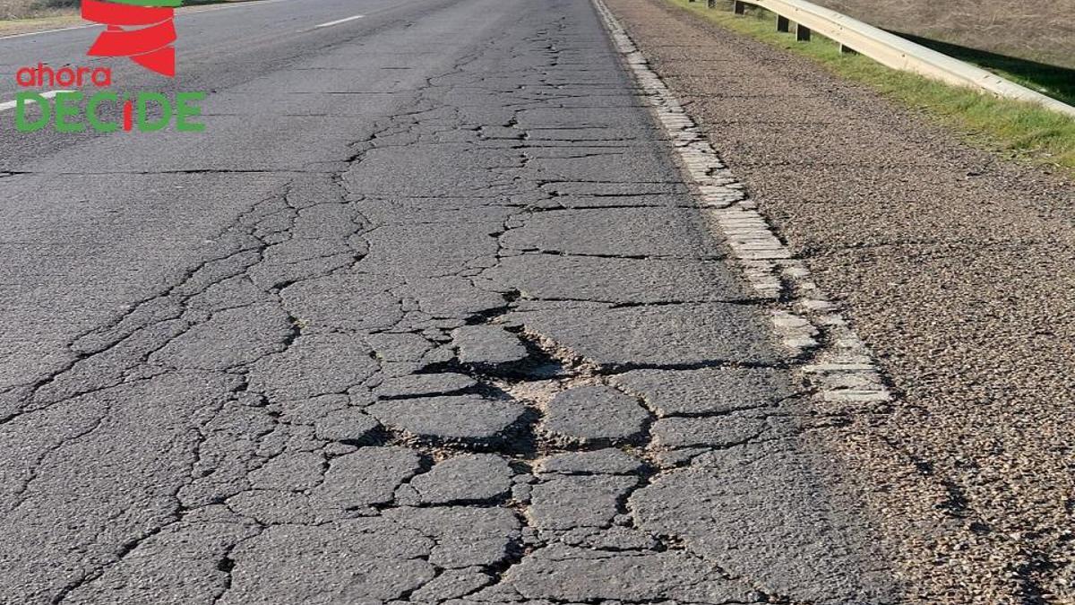 Firme de un tramo de la carretera N-122 entre Toro y Zamora.
